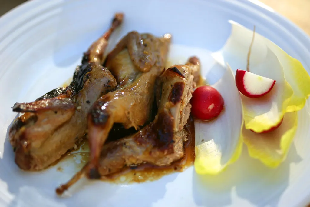 Caille rôtie au miel, cumin et jus d'orange