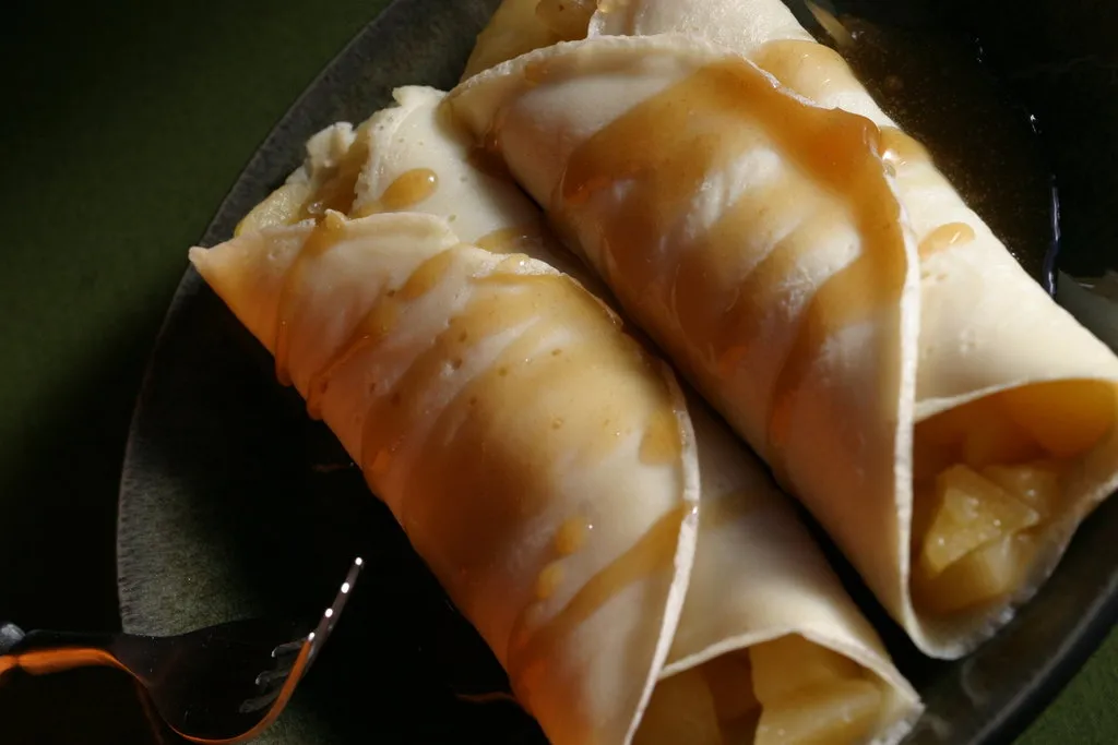 Crêpes aux pommes, caramel et calvados