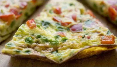 Frittata aux poivrons rouges et petits pois