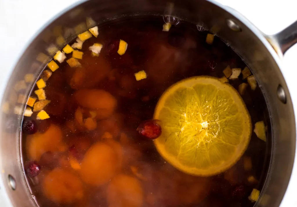 Infusion de fruits secs aux abricots, cerises et canneberges