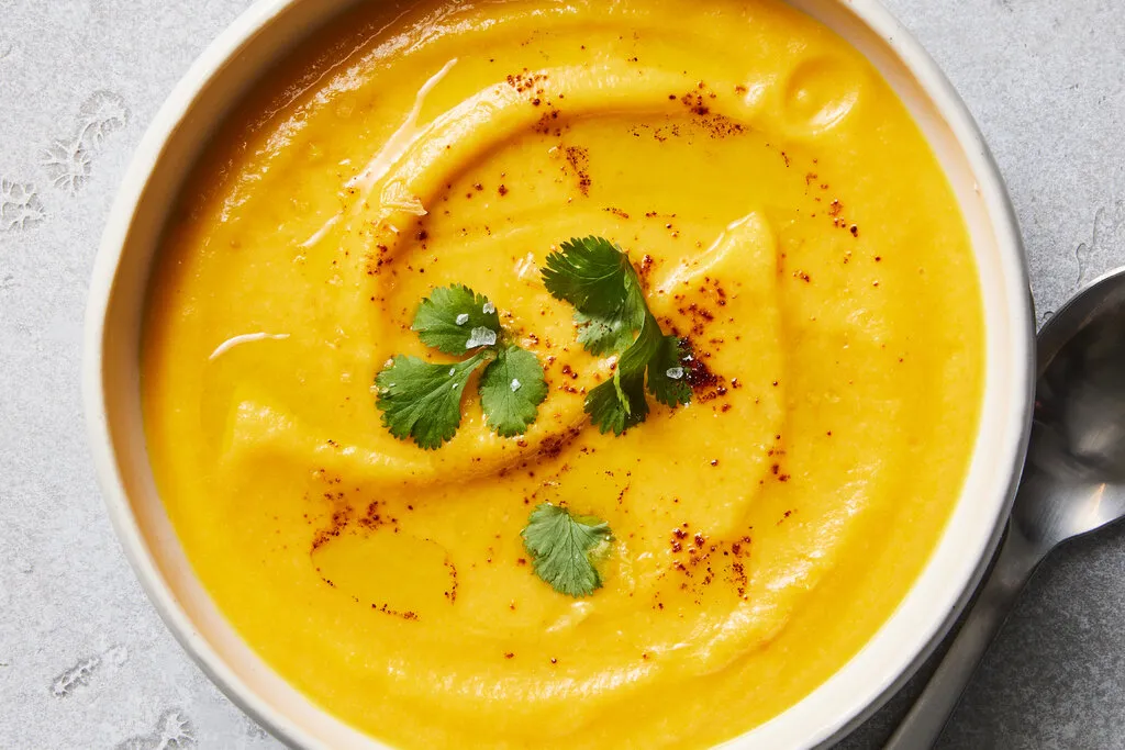 Soupe de carottes et de chou-fleur citronnée