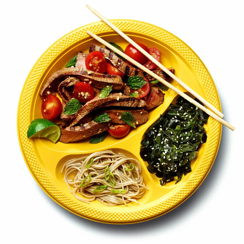 Steak froid saisi avec tomates et soja